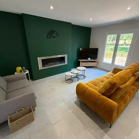 Maison Bord D'etang De Peche Prive Augignac