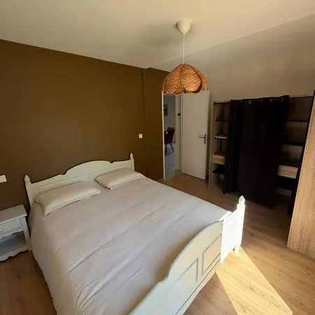 Maison Bord D'etang De Peche Prive Augignac