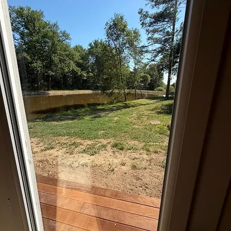 Maison Bord D'etang De Peche Prive